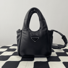 프라다 여성 소프트 스몰 패딩 나파 토트백 1BA359