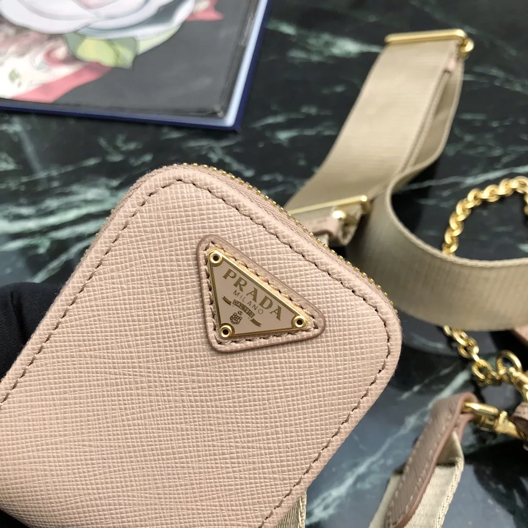 프라다 리에디션 가죽 숄더백 핑크 1BH204