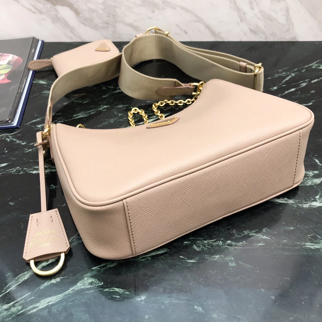 프라다 리에디션 가죽 숄더백 핑크 1BH204