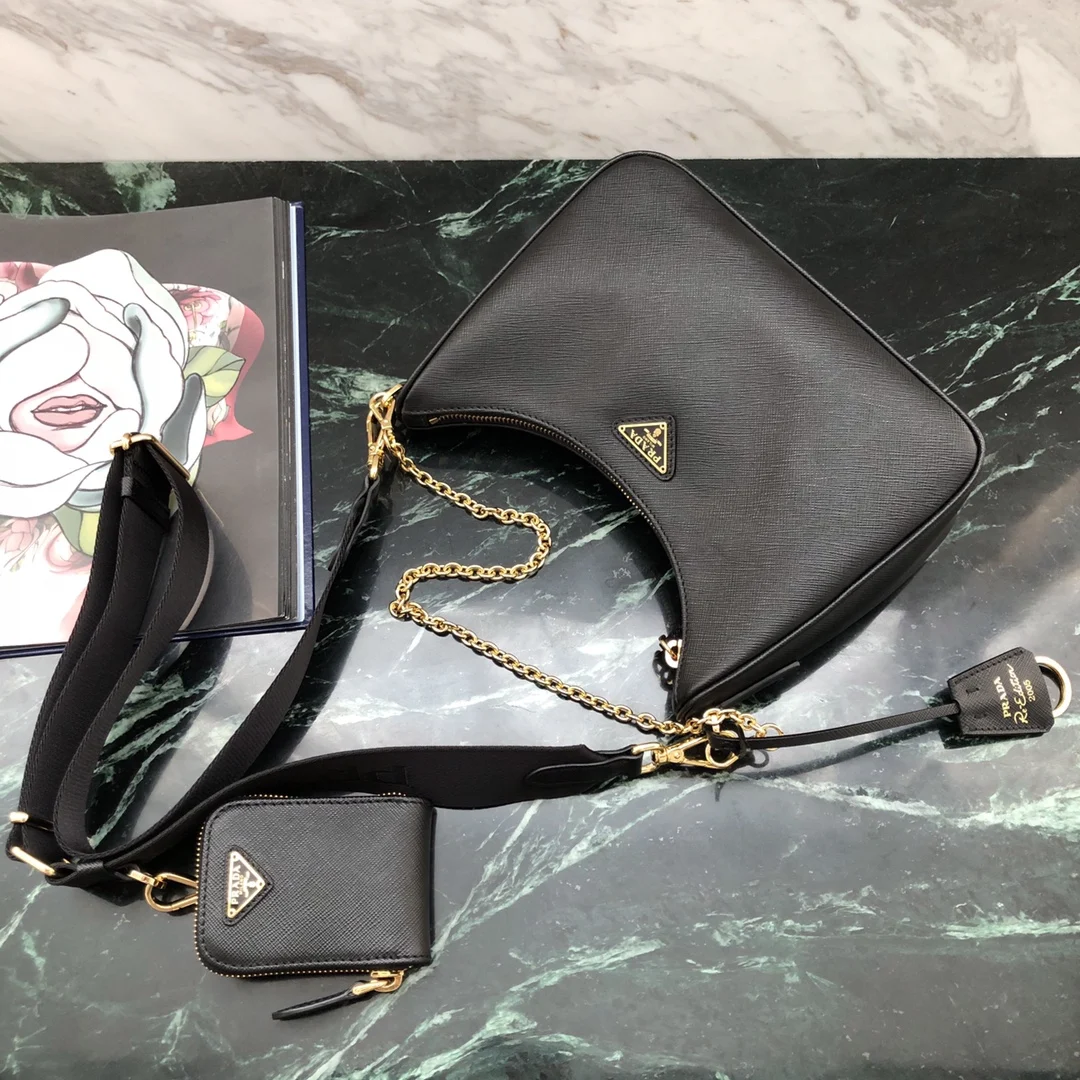 프라다 리에디션 가죽 숄더백 1BH204