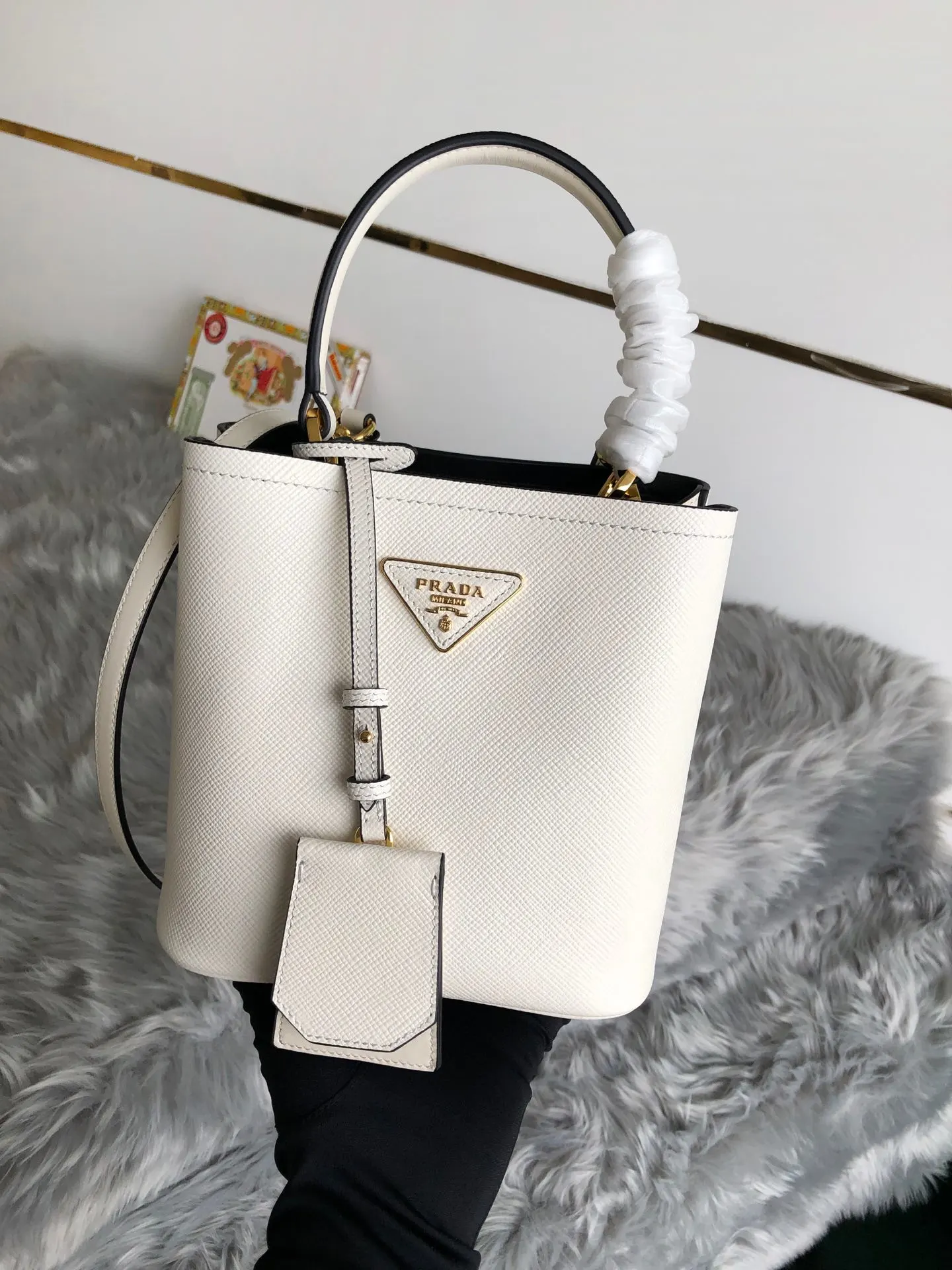 프라다 사피아노 파니에 두블레 스몰 토트 숄더백 화이트 1BA217
