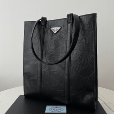 프라다 링클 나파 스몰 토트백 블랙 1BG459