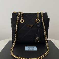 프라다 리에디션 1995 체인 숄더백 1BG468