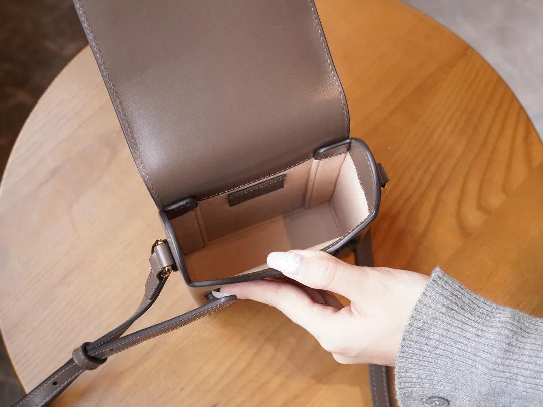 구찌 홀스빗 1955 미니백 브라운 625615