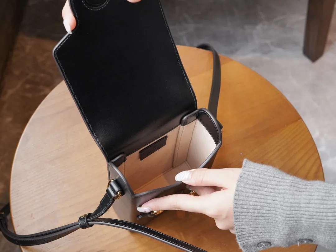 구찌 홀스빗 1955 미니백 블랙 625615