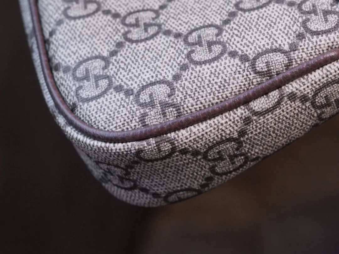 구찌 구찌 오피다아 스몰 핸드백 브라운 764960