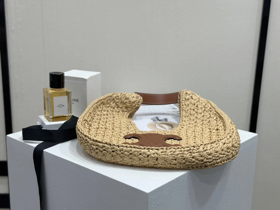 셀린느 그란데비타 여성 클래식 파니에 라피아 호보백 112772