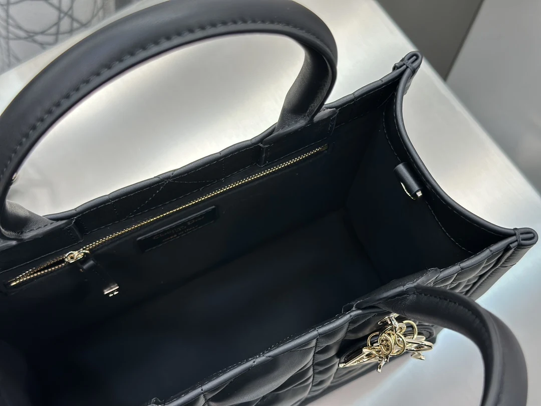 디올 스몰 북 토트백 매크로까나쥬 블랙