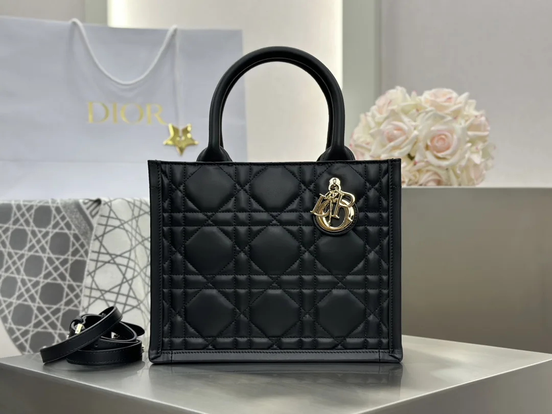 디올 스몰 북 토트백 매크로까나쥬 블랙