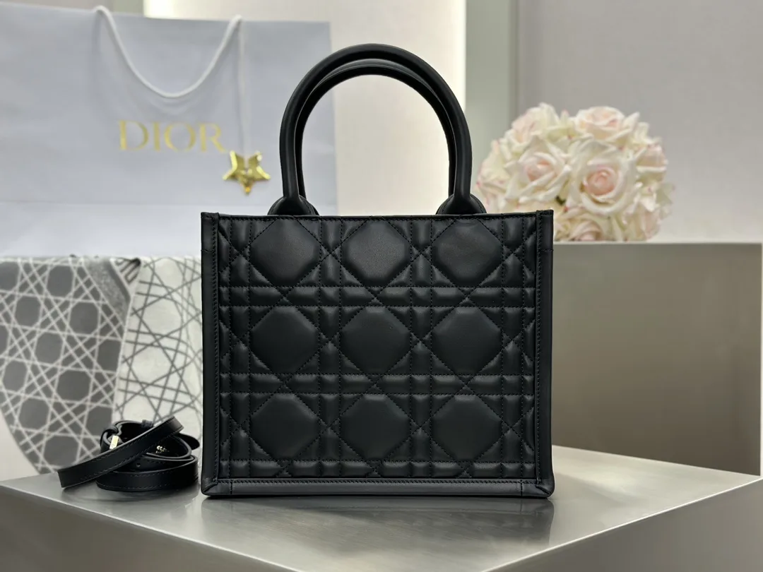 디올 스몰 북 토트백 매크로까나쥬 블랙