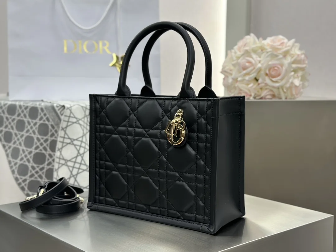 디올 스몰 북 토트백 매크로까나쥬 블랙