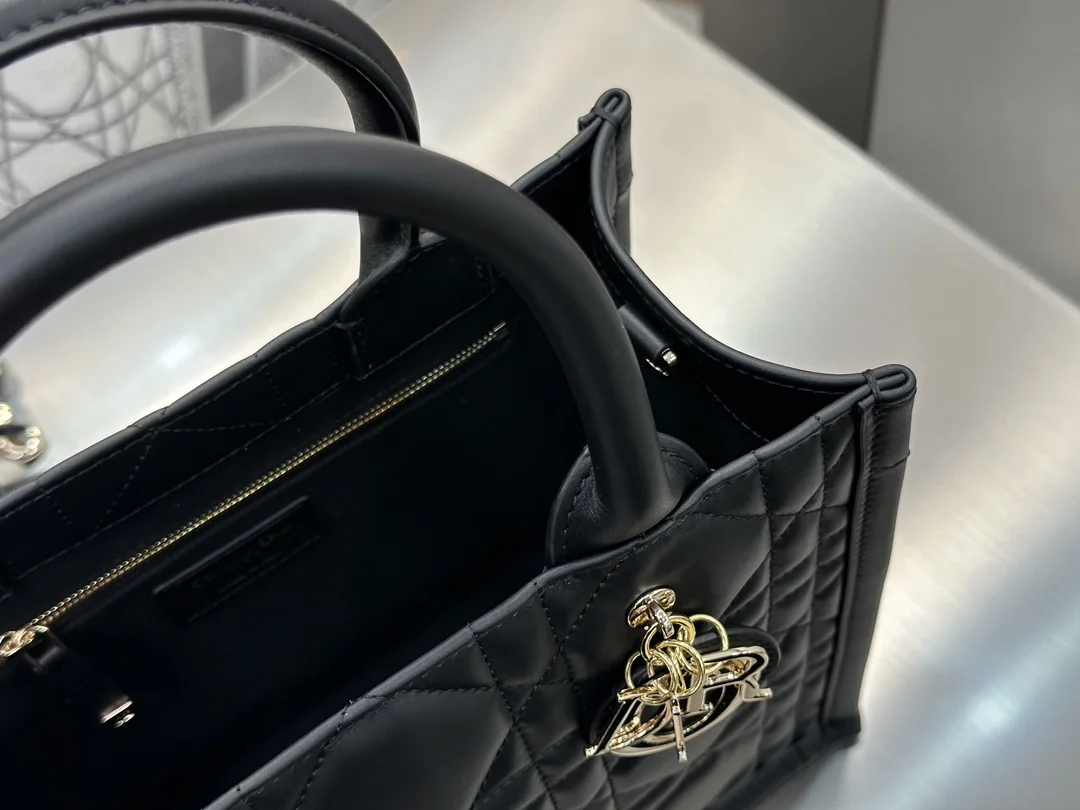 디올 스몰 북 토트백 매크로까나쥬 블랙