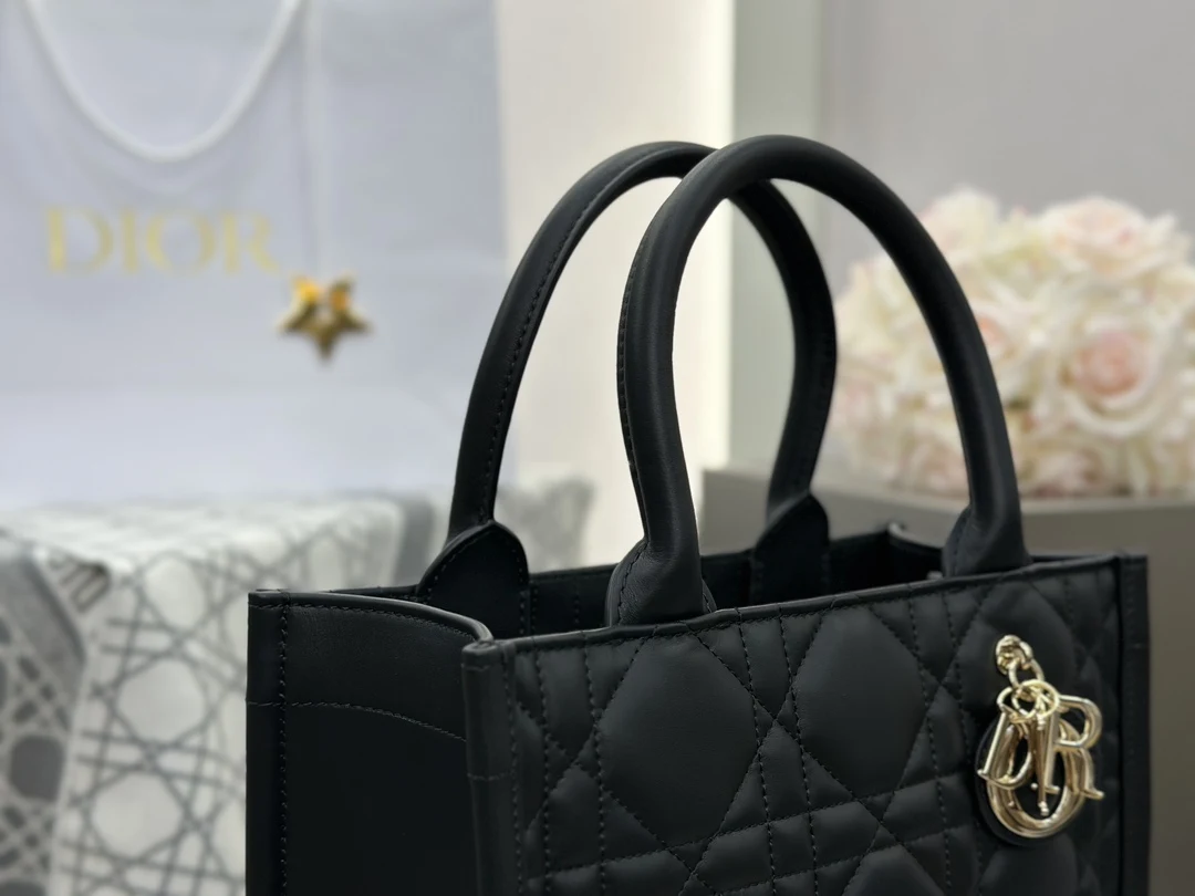 디올 스몰 북 토트백 매크로까나쥬 블랙