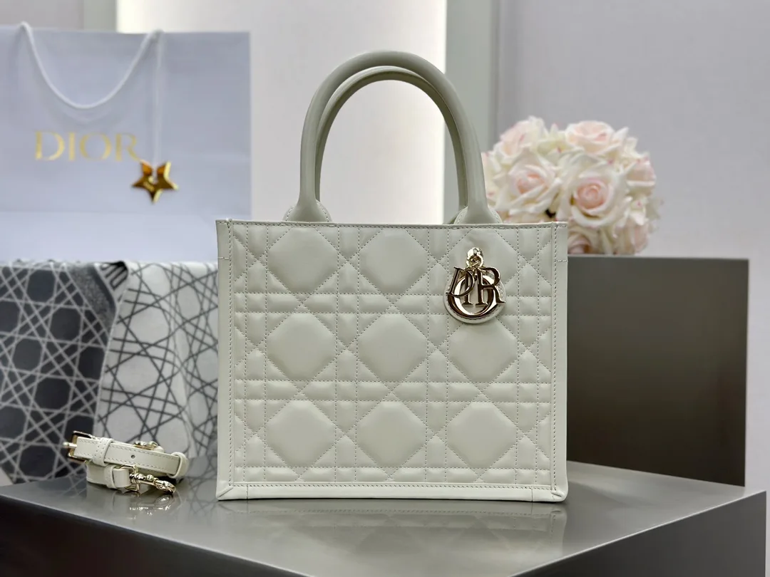 디올 스몰 북 토트백 매크로까나쥬 라떼