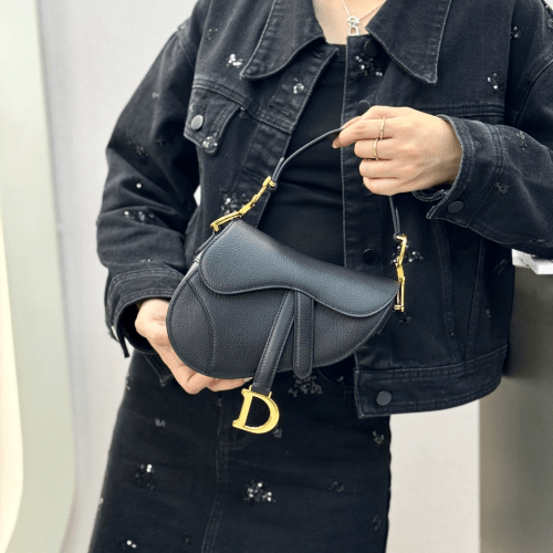 디올 스몰 새들 스트랩 백 블랙