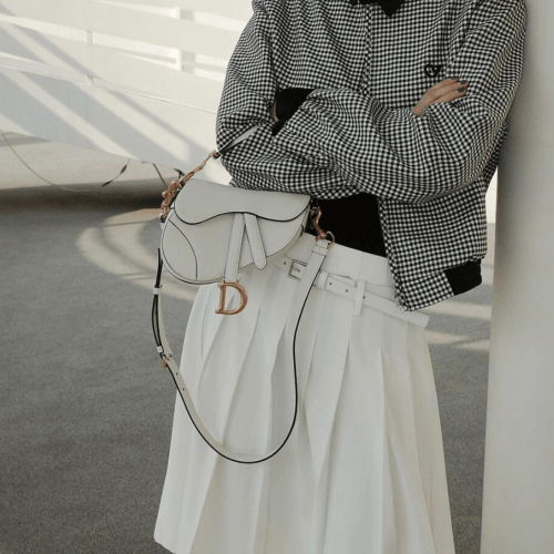 디올 스몰 새들 스트랩 백 라떼