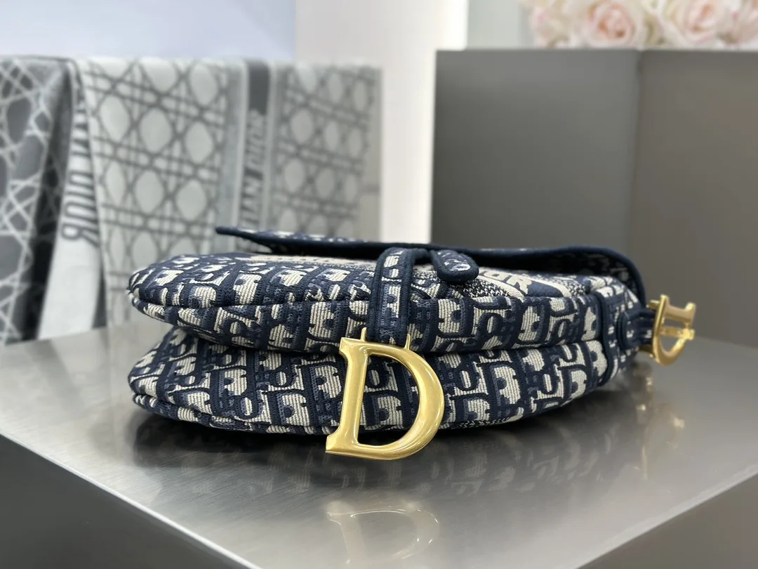 디올 미디엄 새들 스트랩 백 오블리크 자카드 패브릭