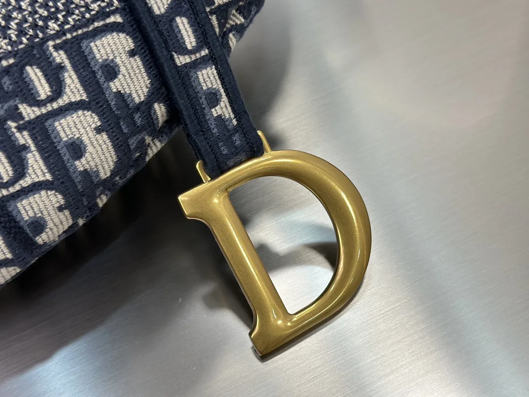 디올 미디엄 새들 스트랩 백 오블리크 자카드 패브릭