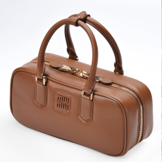 미우미우 브라운 미디엄 나파 가죽 가방