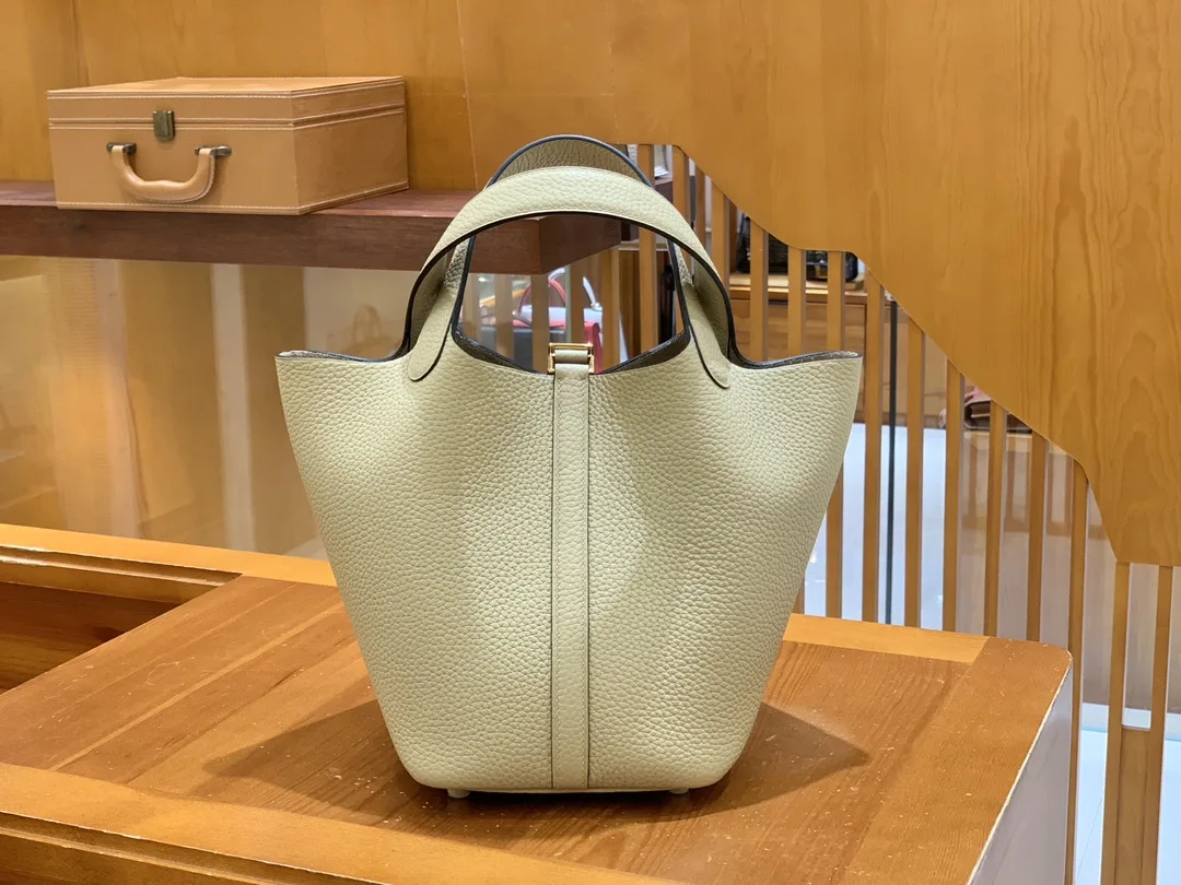 그린엘 에르메스 피코탄 18 트렌치코트 그레이 골드 버튼