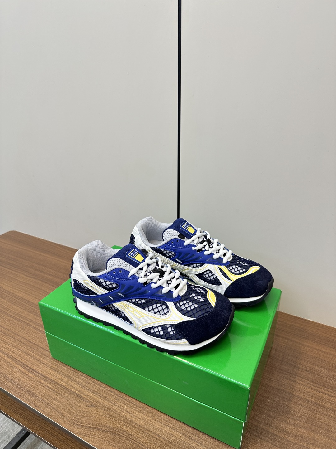 보테가베네타 오르빗 스니커즈 블루