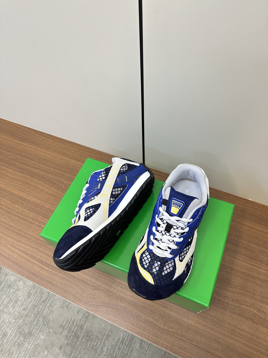 보테가베네타 오르빗 스니커즈 블루