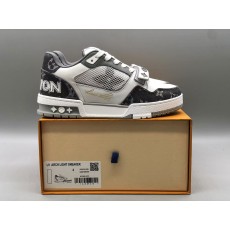 루이비통 LV 트레이너 스니커즈 블랙/화이트 1A9ZA