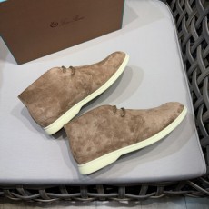 로로피아나 데저트 워크 스웨이드 추카 부츠 라이트 브라운