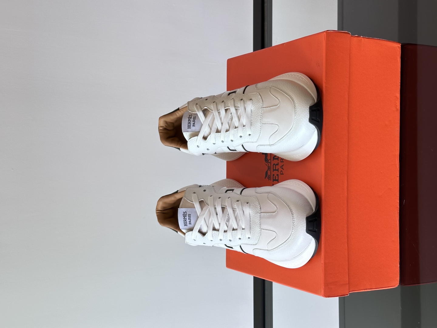 에르메스 휴고 스니커즈 화이트/블랙