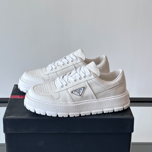 프라다 패딩 나파 레더 레이스업 스니커즈 화이트