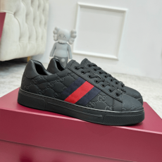 구찌 블랙 레더 구찌 에이스 스니커즈