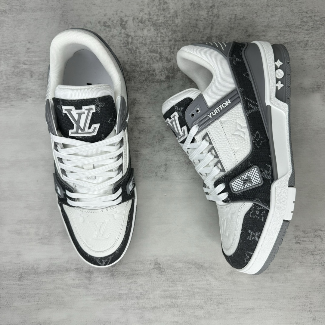 루이비통 LV 트레이너 스니커즈 화이트 블랙