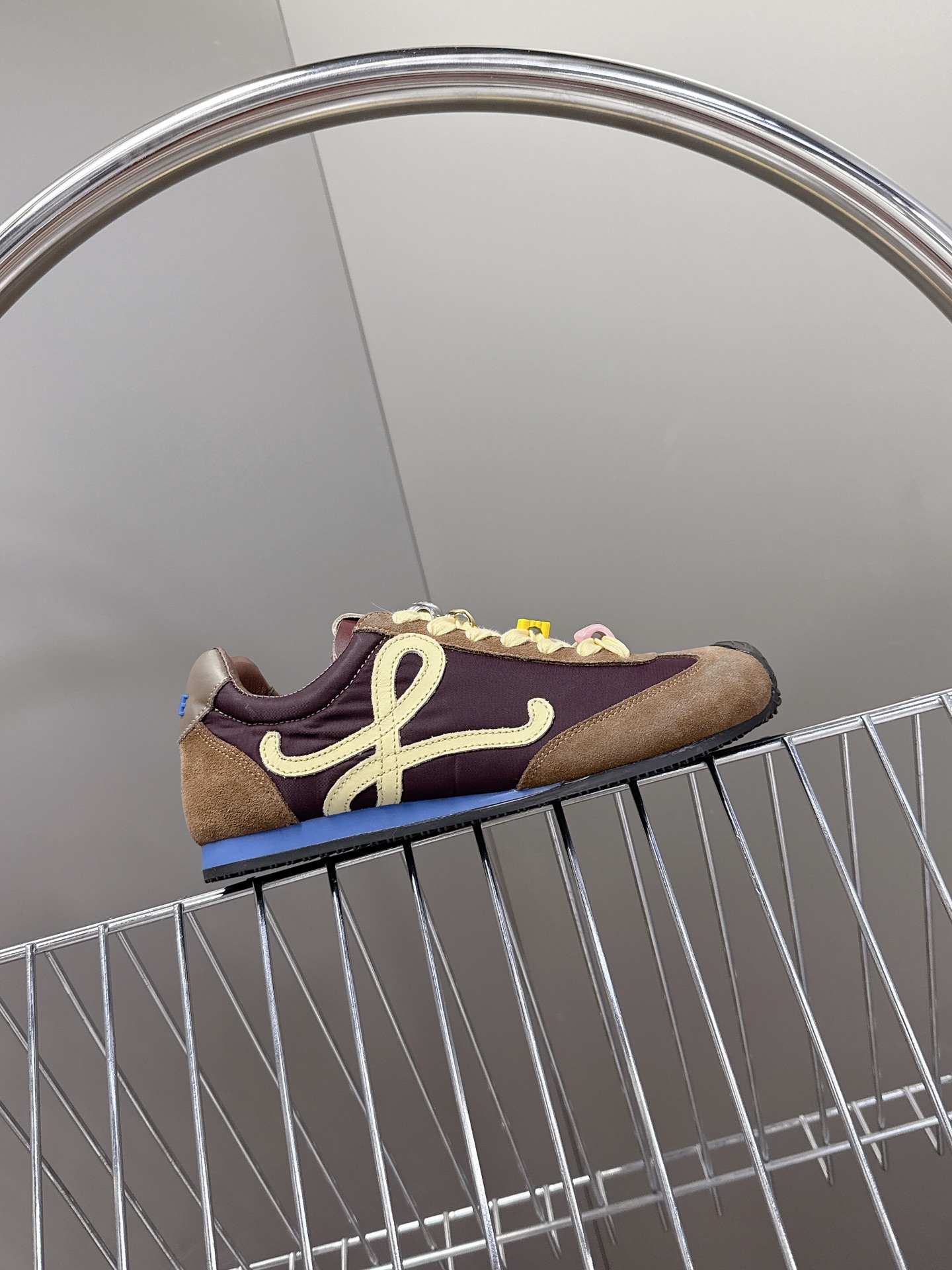 로에베 발레 러너 2.0 스웨이드 스니커즈 브라운