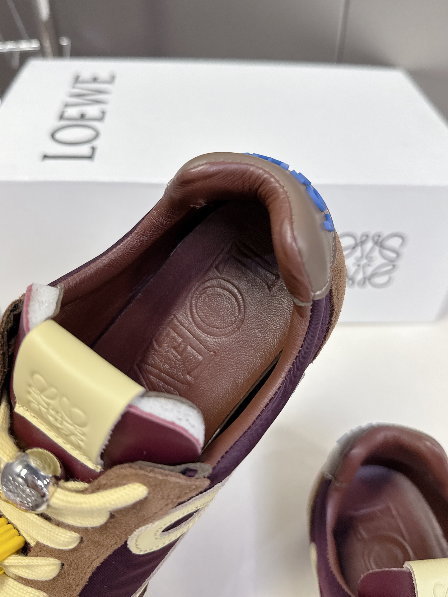 로에베 발레 러너 2.0 스웨이드 스니커즈 브라운