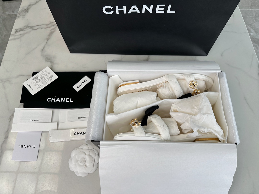 샤넬 에스파듀 벨크로 샌들 뮬 슬링백 화이트