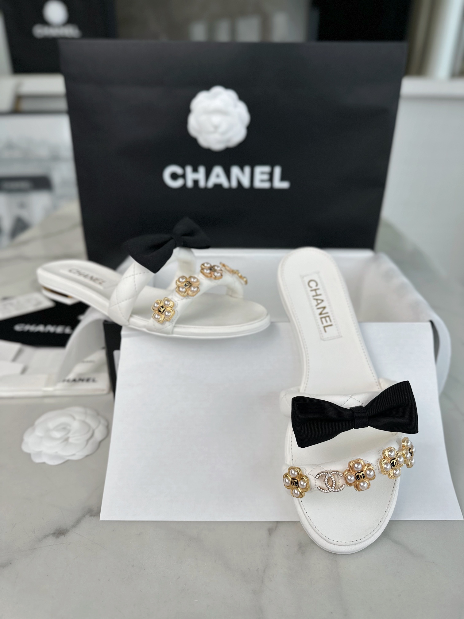 샤넬 에스파듀 벨크로 샌들 뮬 슬링백 화이트