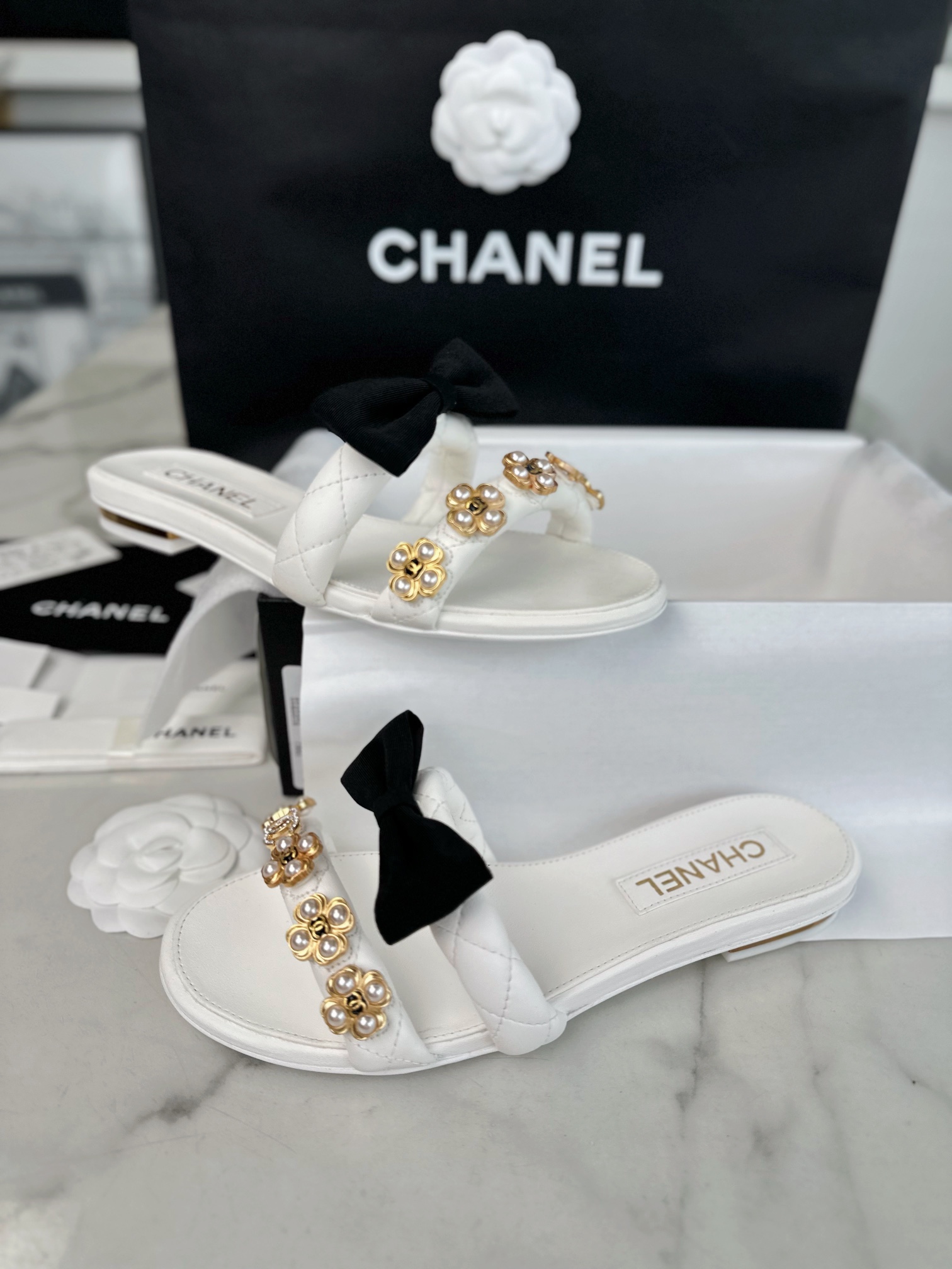 샤넬 에스파듀 벨크로 샌들 뮬 슬링백 화이트