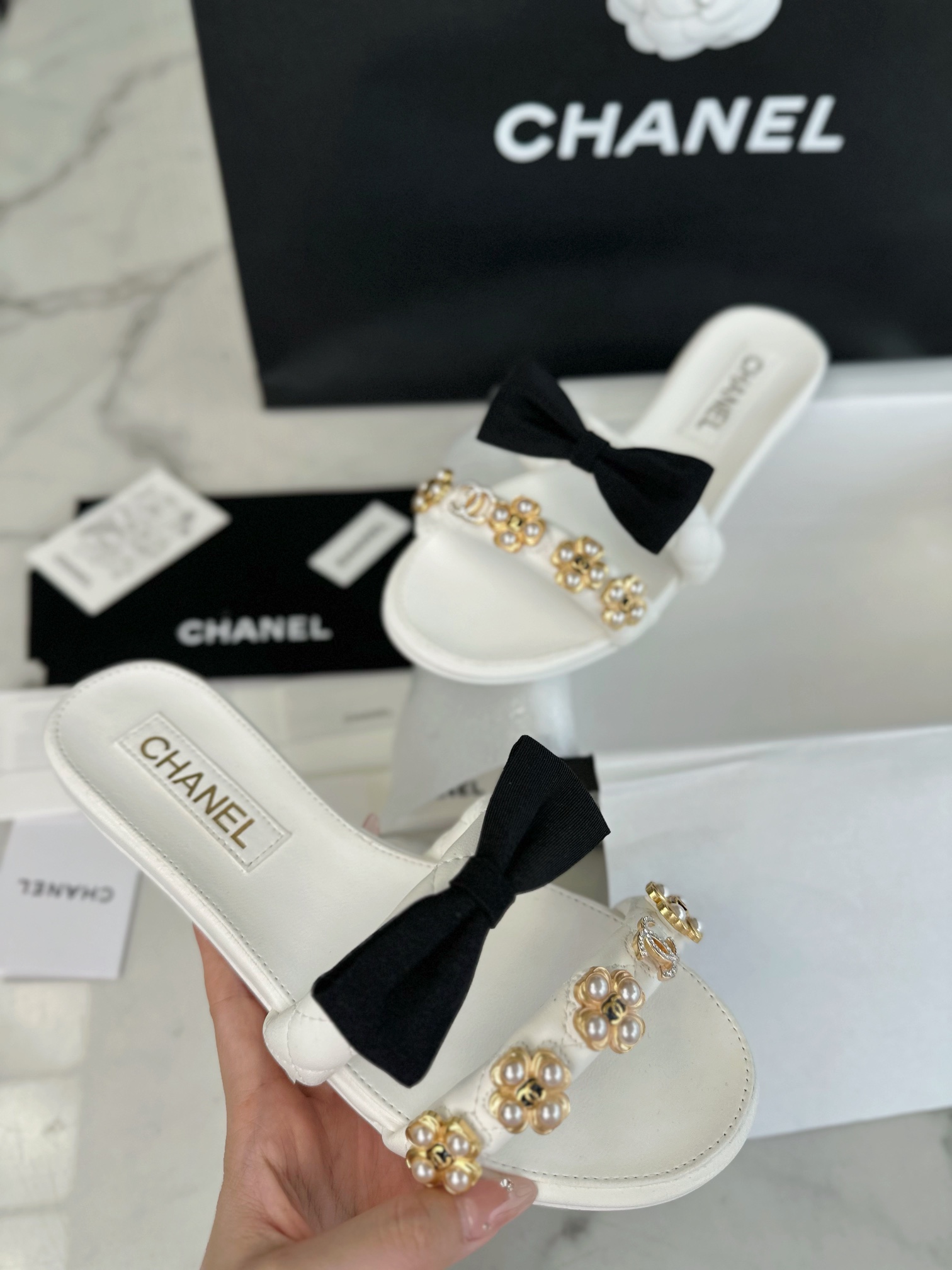 샤넬 에스파듀 벨크로 샌들 뮬 슬링백 화이트