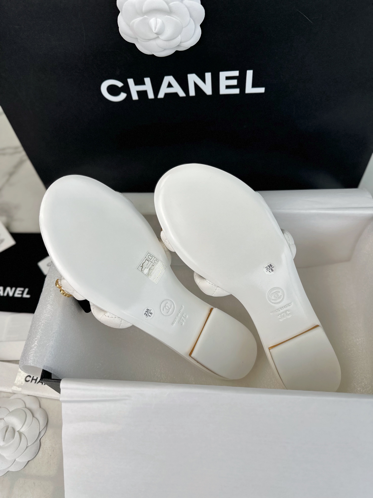 샤넬 에스파듀 벨크로 샌들 뮬 슬링백 화이트